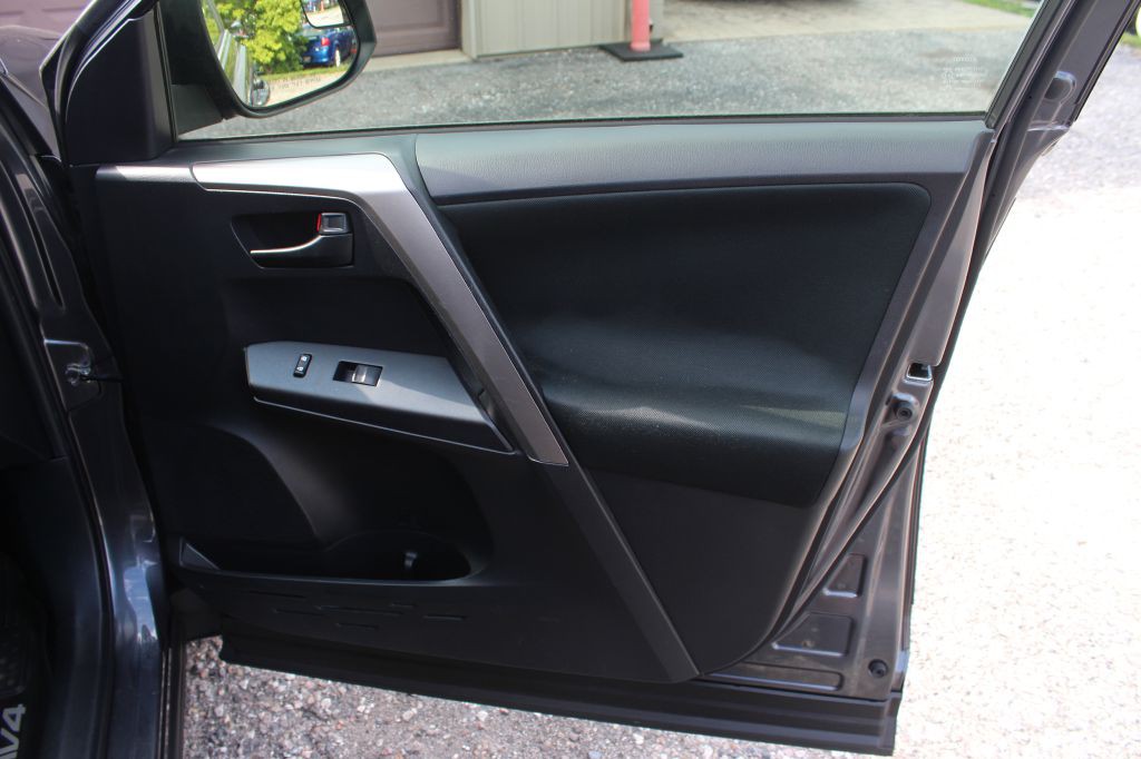 2018 Toyota Rav4 Image 17