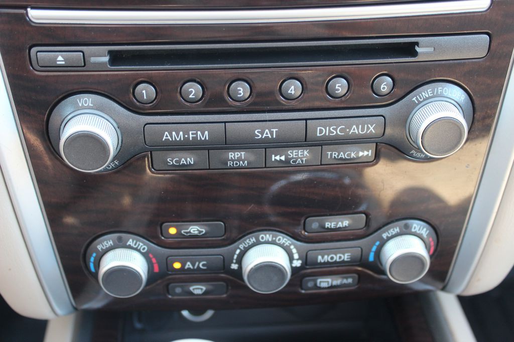 2014 Nissan Pathfinder Image 24