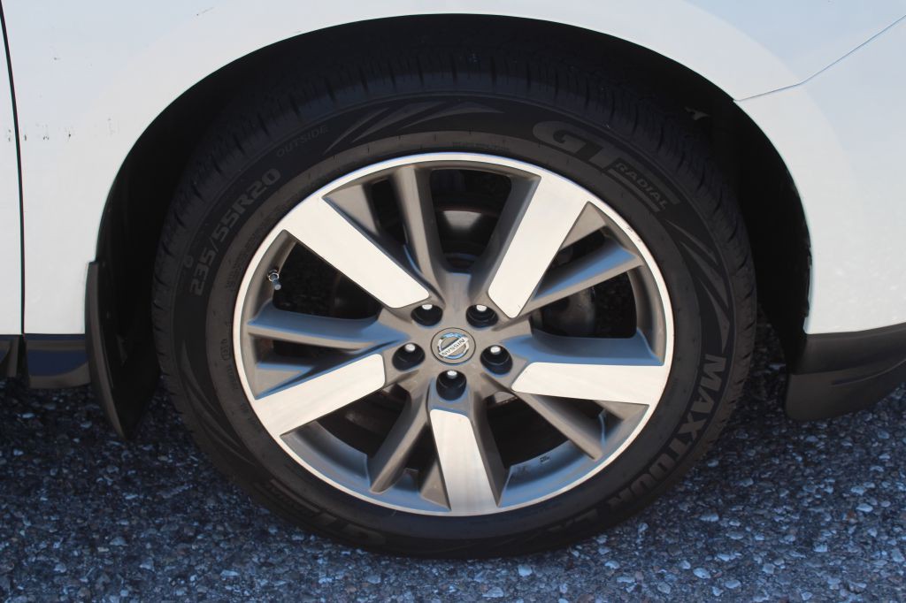 2014 Nissan Pathfinder Image 28