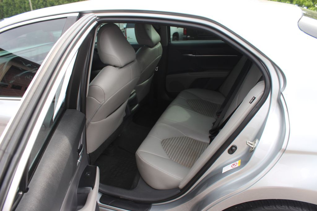 2018 Toyota Camry Image 11