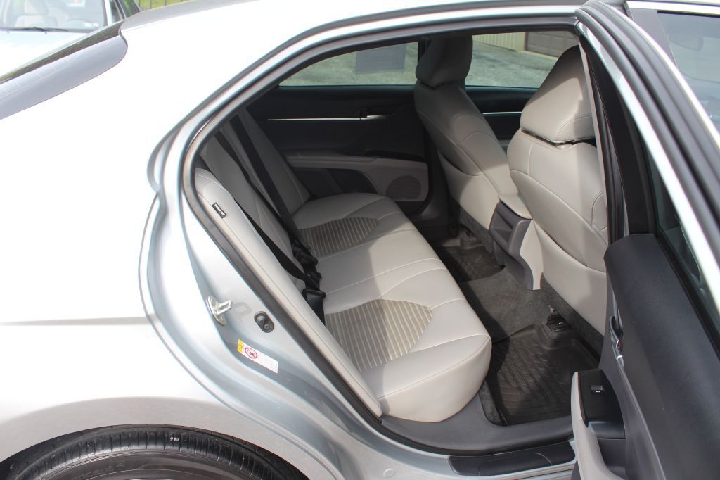 2018 Toyota Camry Image 14