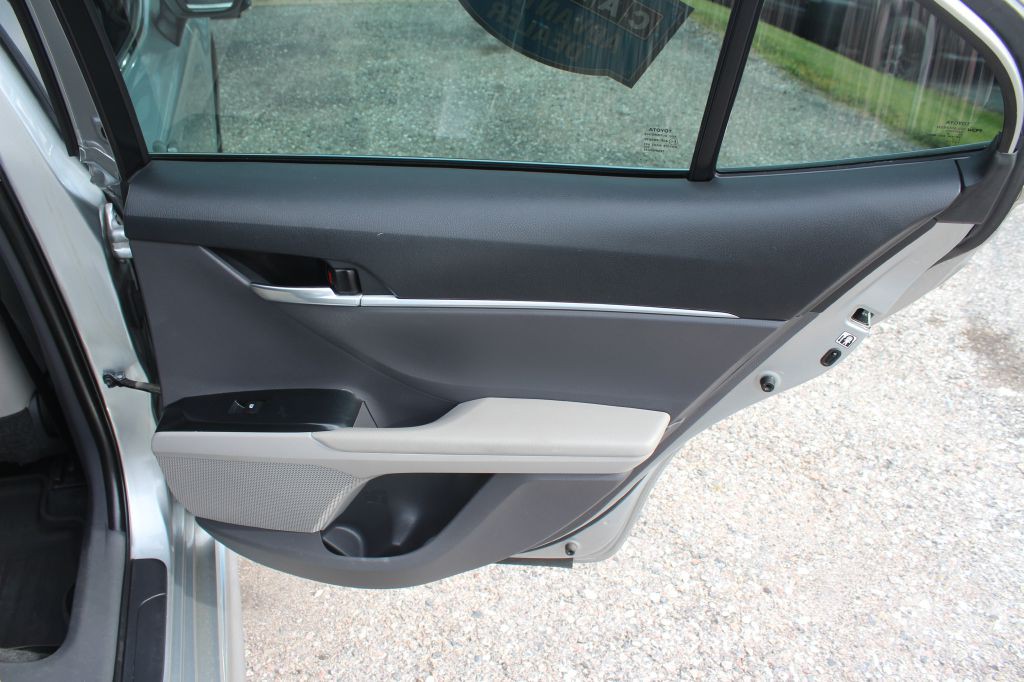 2018 Toyota Camry Image 15