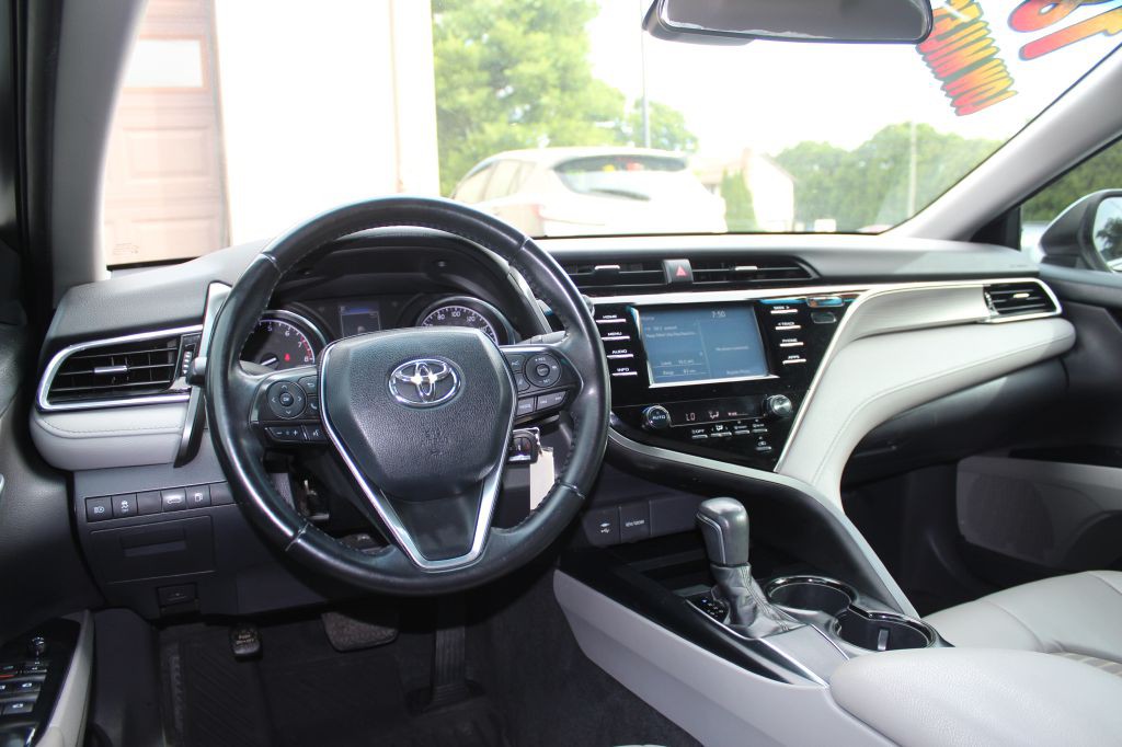 2018 Toyota Camry Image 18