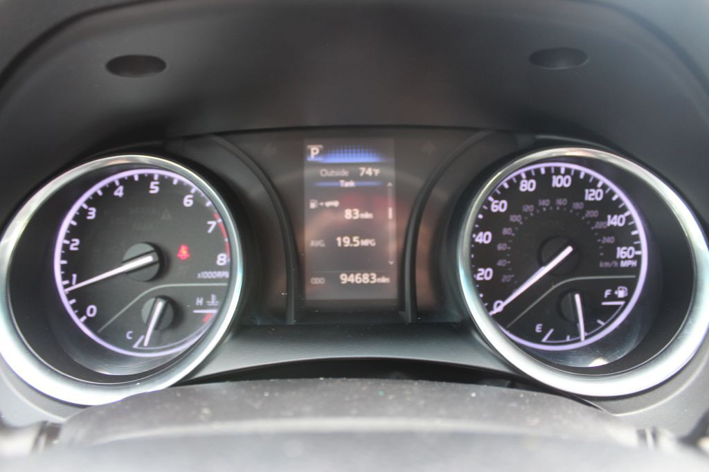 2018 Toyota Camry Image 19