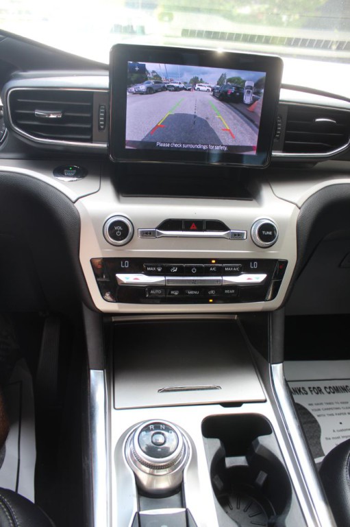 2021 Ford Explorer Image 21