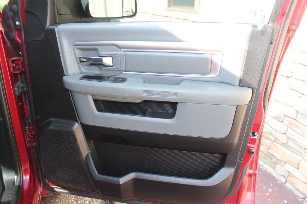 2014 RAM 1500 Image 17
