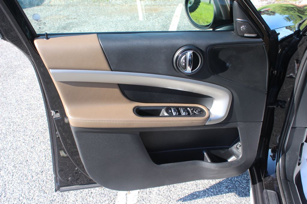 2020 MINI Cooper Image 10