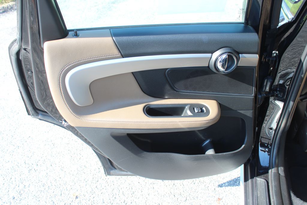 2020 MINI Cooper Image 12