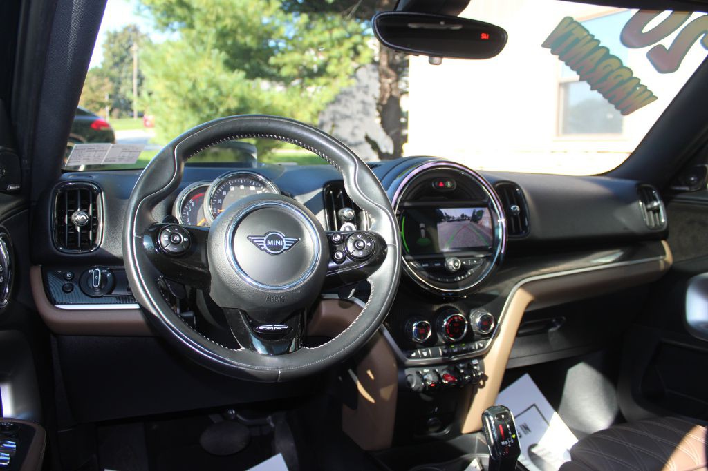 2020 MINI Cooper Image 19