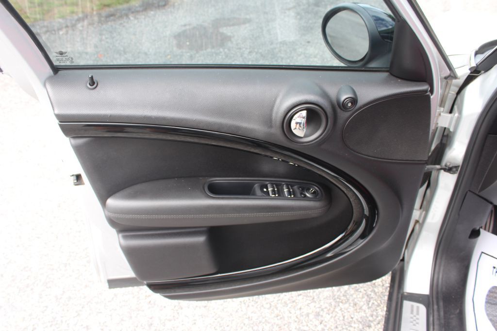 2014 MINI Cooper Image 10