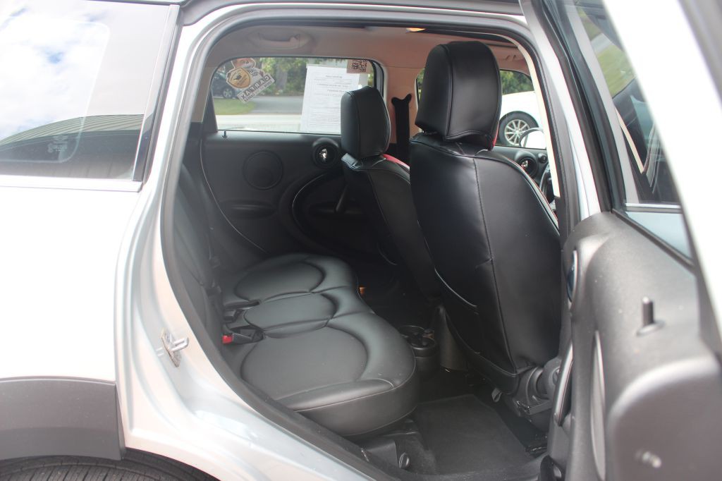 2014 MINI Cooper Image 14