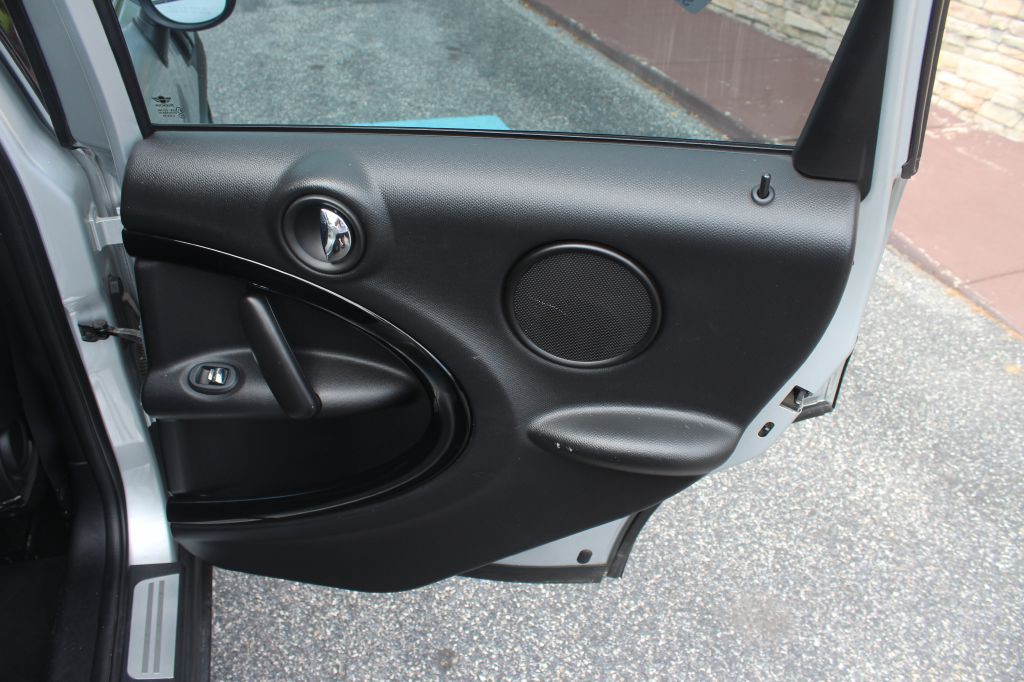 2014 MINI Cooper Image 15