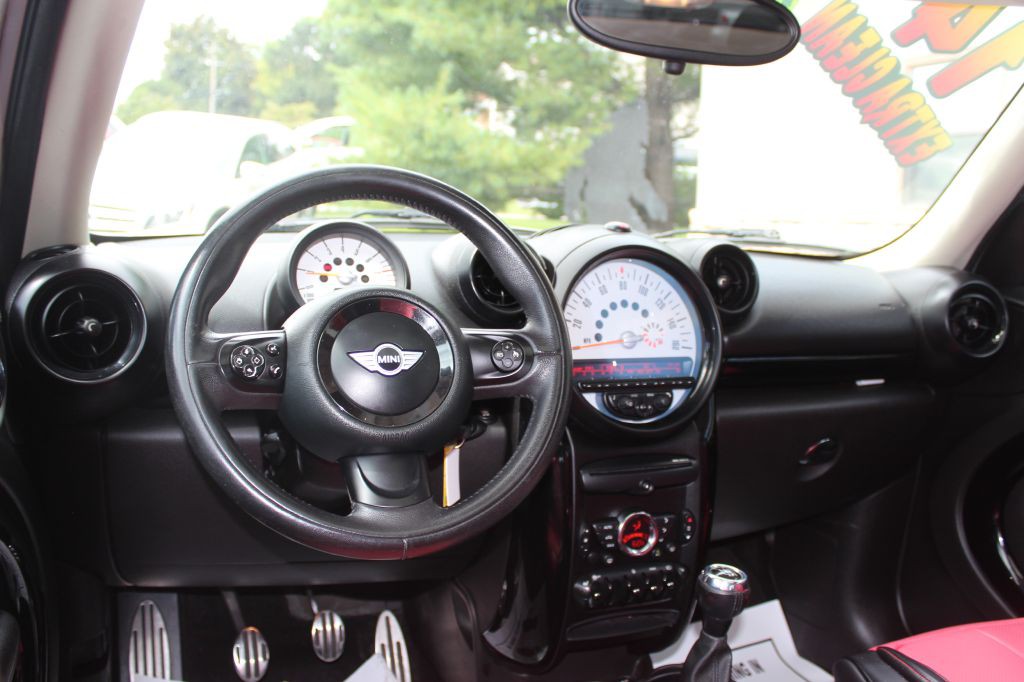 2014 MINI Cooper Image 19