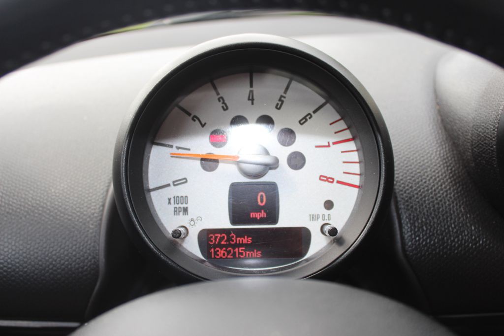 2014 MINI Cooper Image 20
