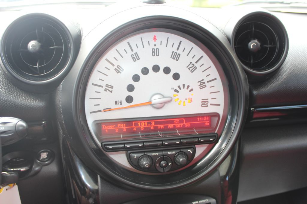 2014 MINI Cooper Image 21