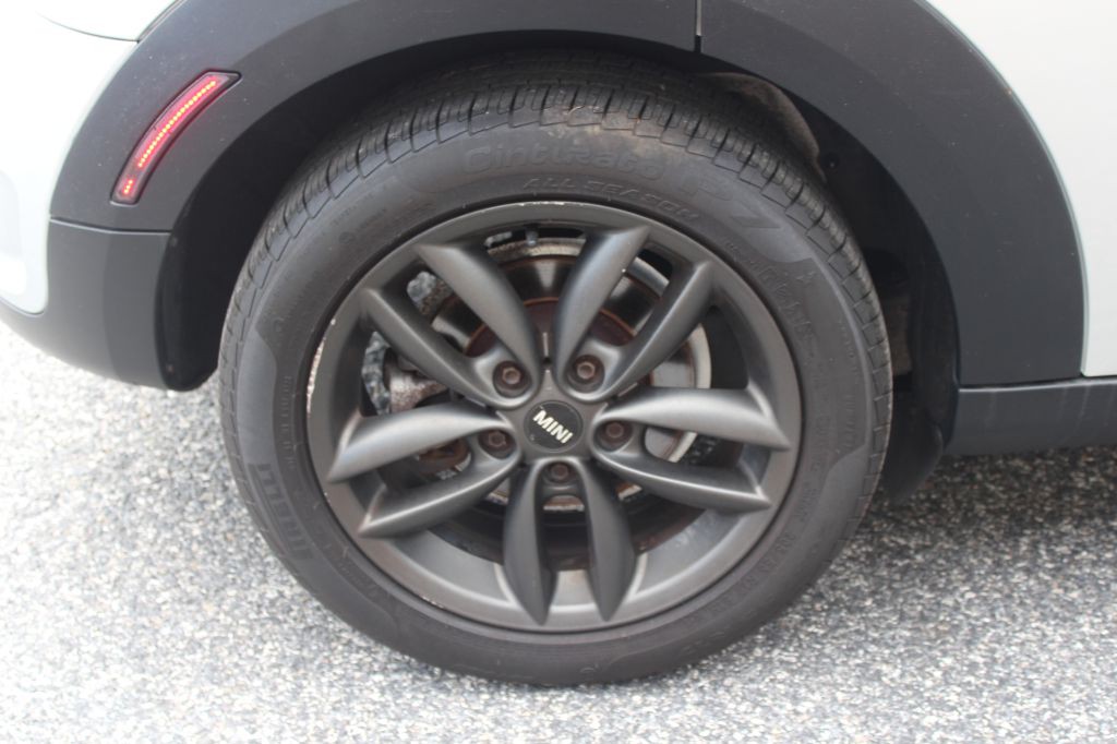 2014 MINI Cooper Image 26