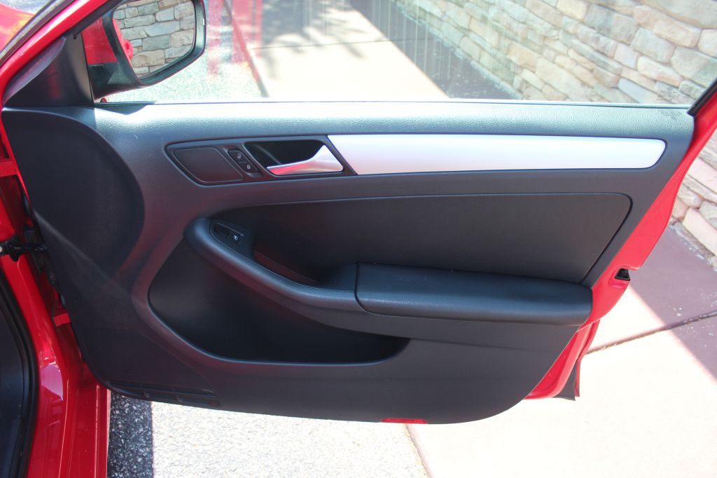 2014 Volkswagen Jetta Image 17