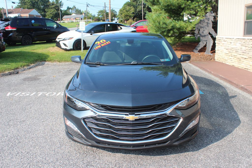 2020 Chevrolet Malibu Image 2