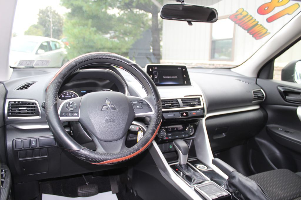 2018 Mitsubishi Eclipse Image 18