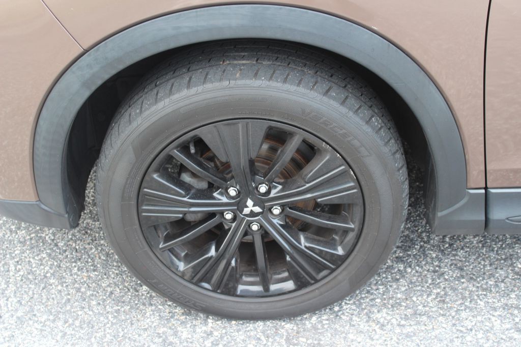 2018 Mitsubishi Eclipse Image 22