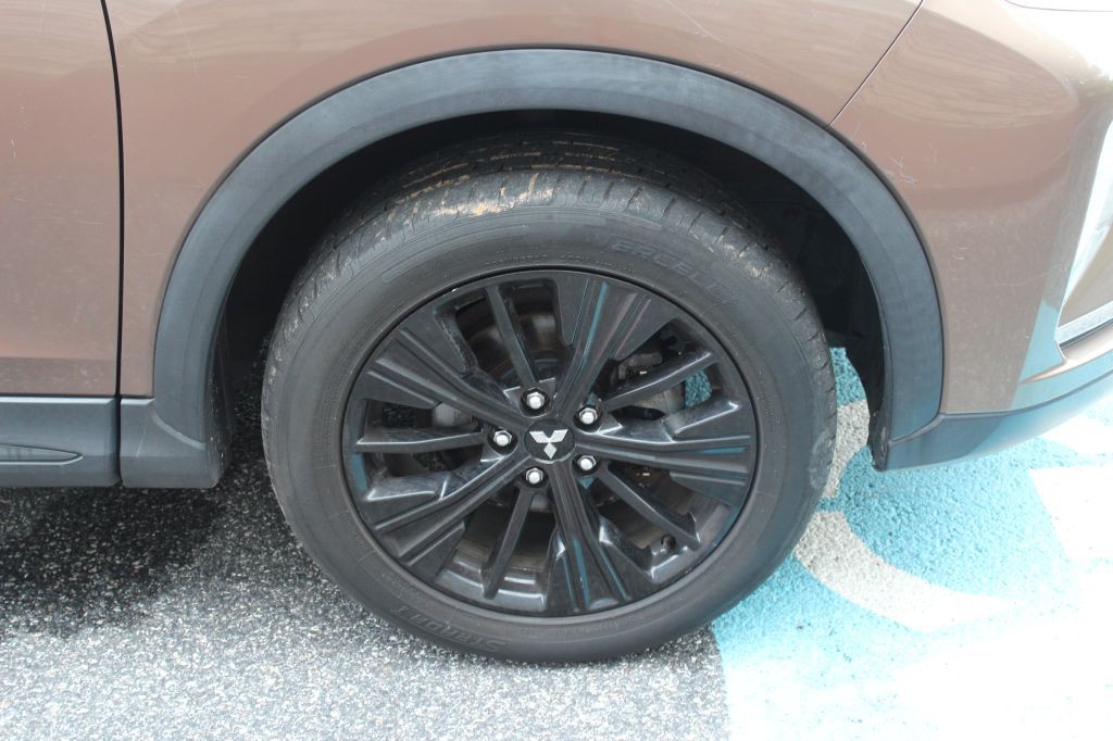 2018 Mitsubishi Eclipse Image 23