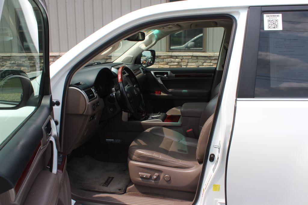2013 Lexus GX Image 9