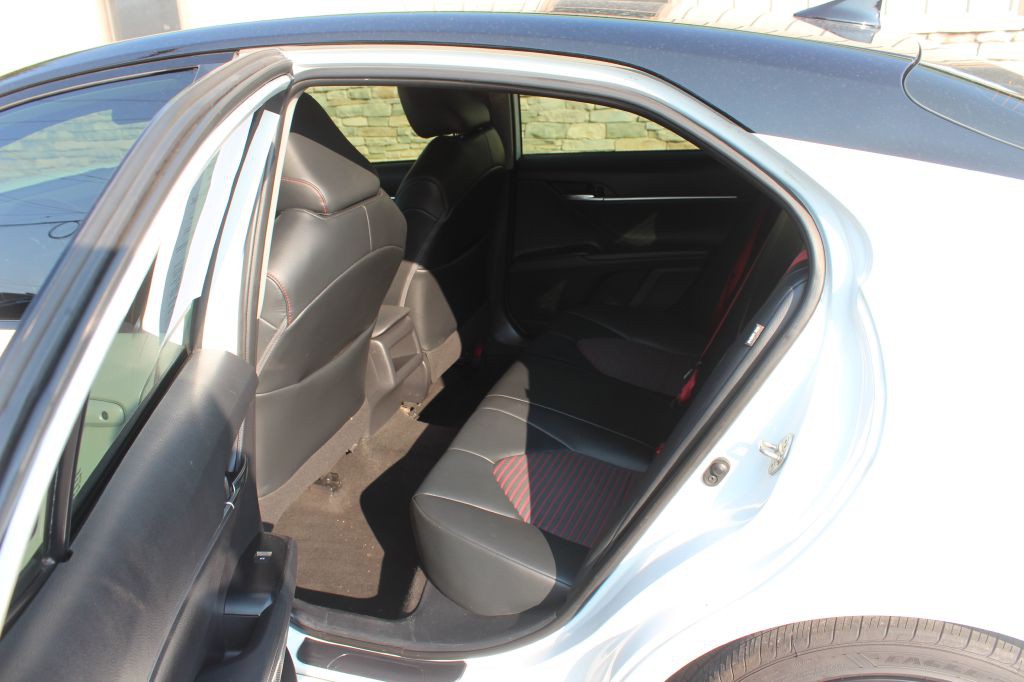 2020 Toyota Camry Image 11