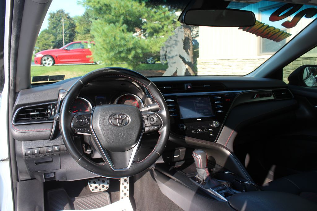 2020 Toyota Camry Image 18