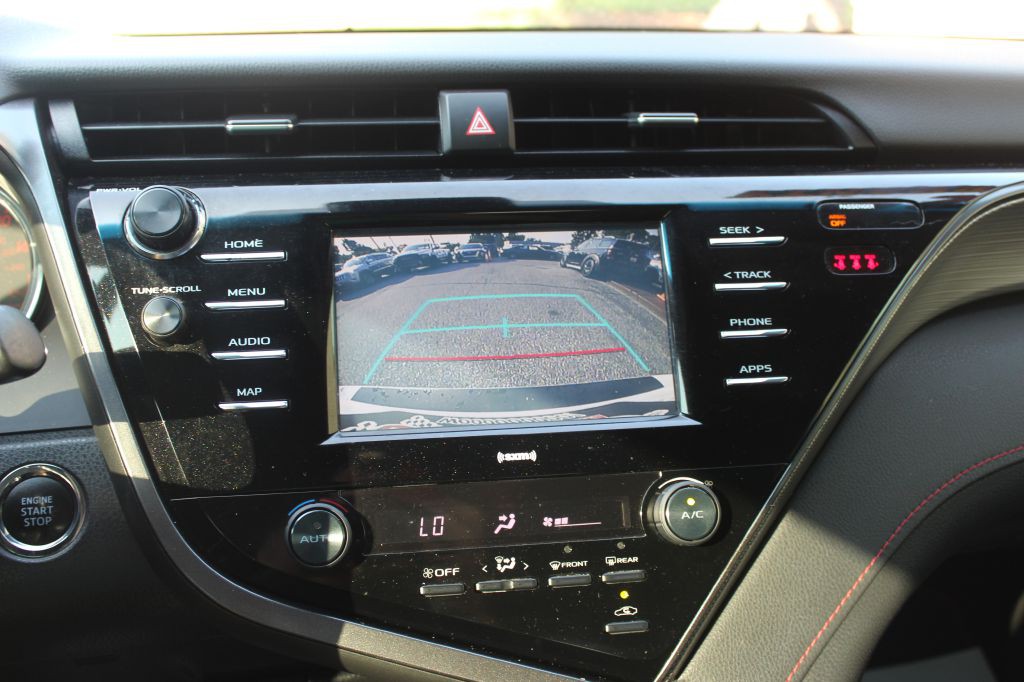 2020 Toyota Camry Image 20