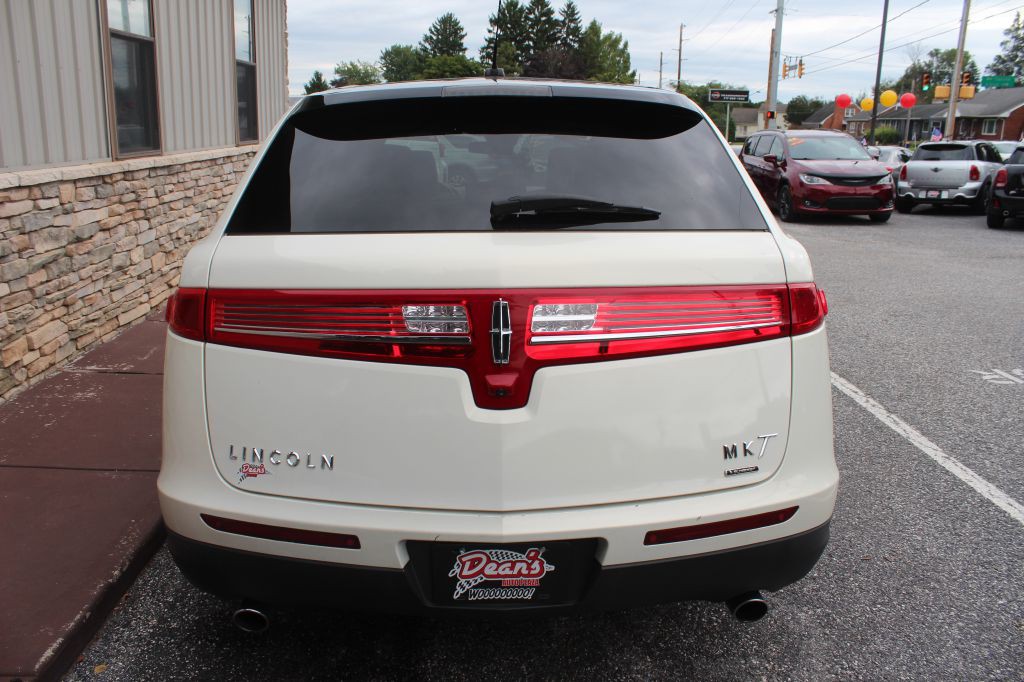 2012 Lincoln MKT Image 6