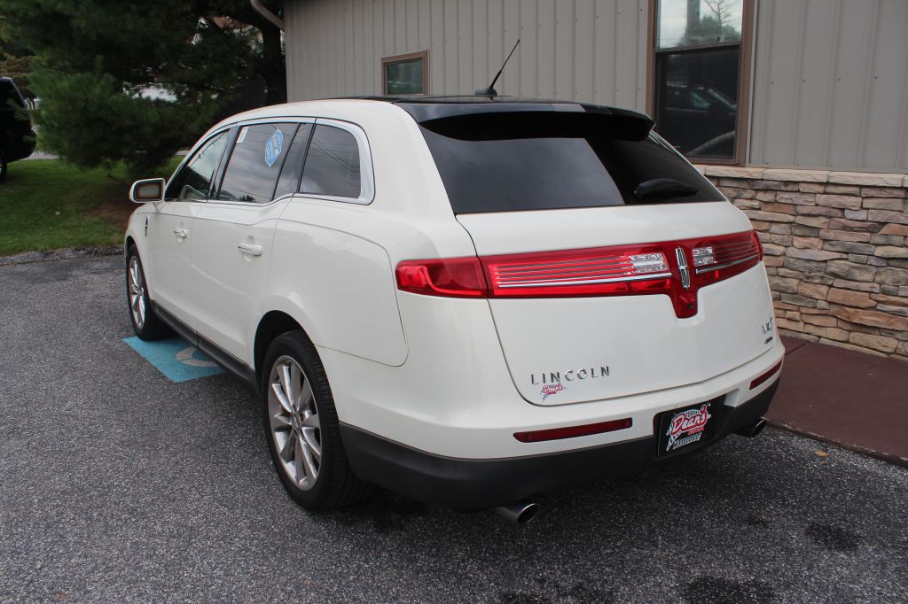 2012 Lincoln MKT Image 7