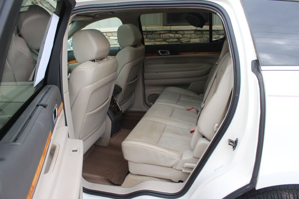 2012 Lincoln MKT Image 11
