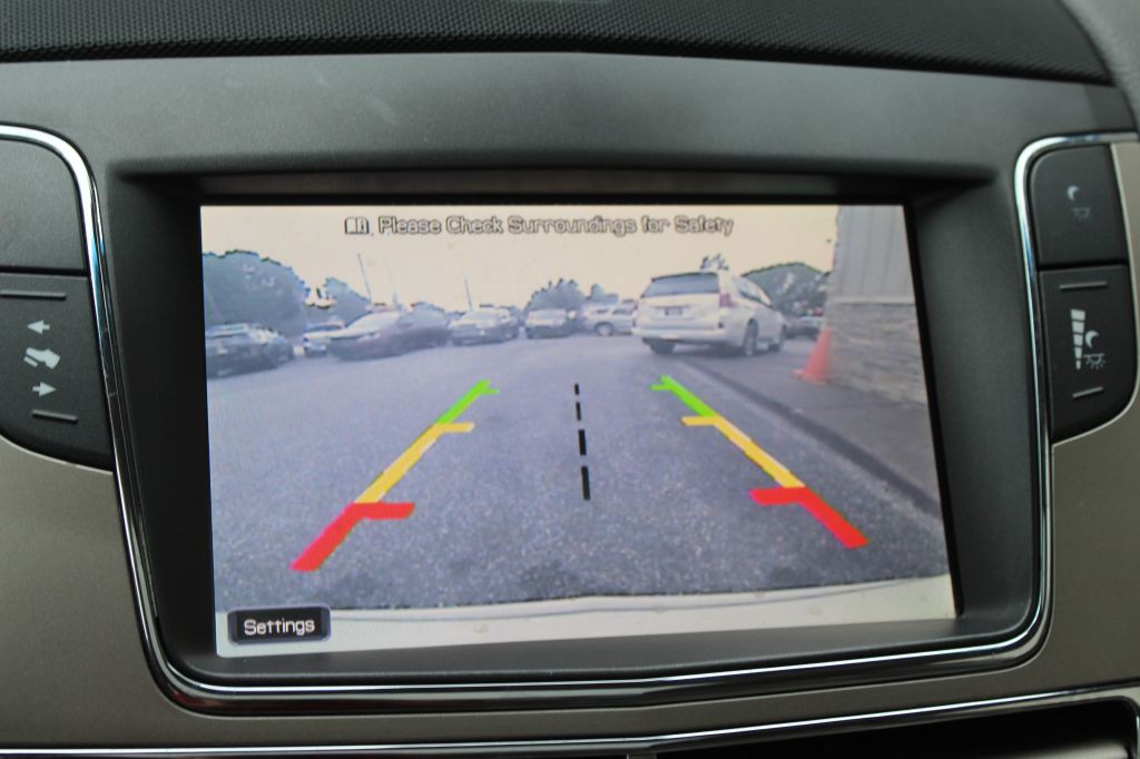 2012 Lincoln MKT Image 22