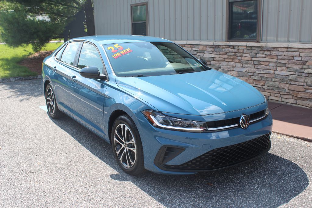 2025 Volkswagen Jetta Image 3