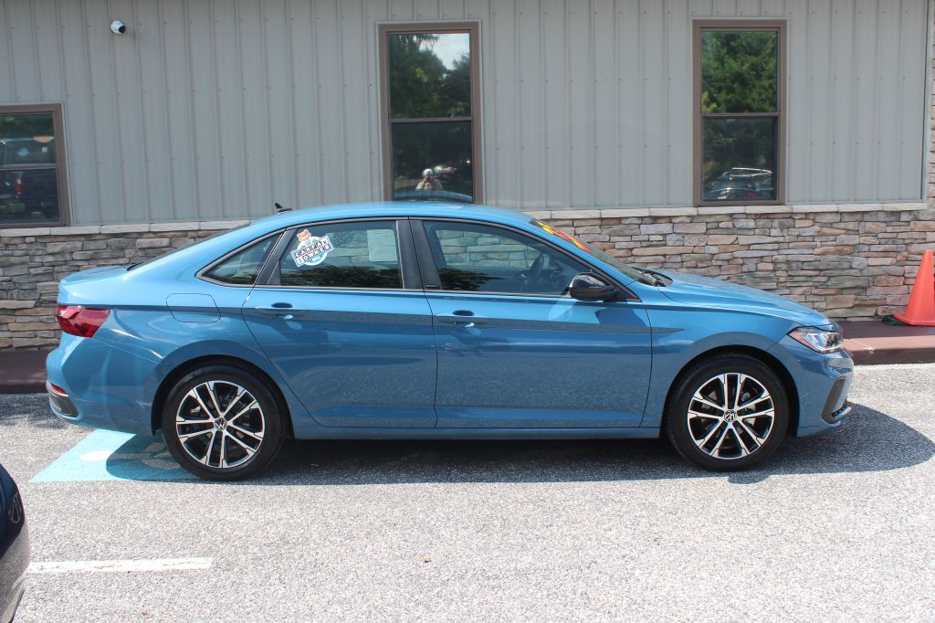 2025 Volkswagen Jetta Image 4