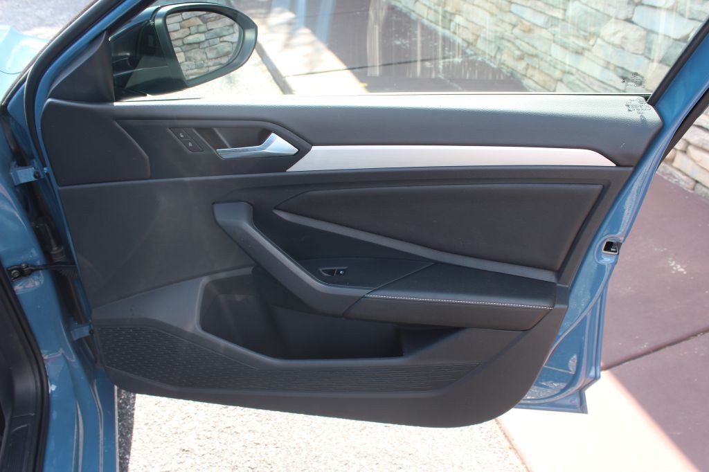 2025 Volkswagen Jetta Image 17