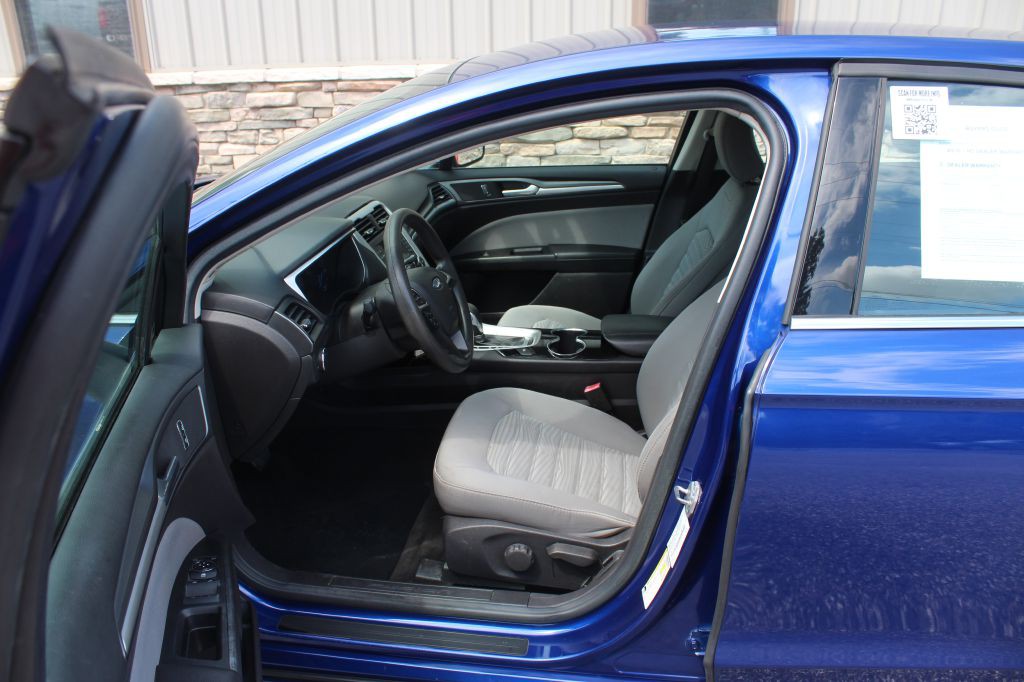 2016 Ford Fusion Image 9