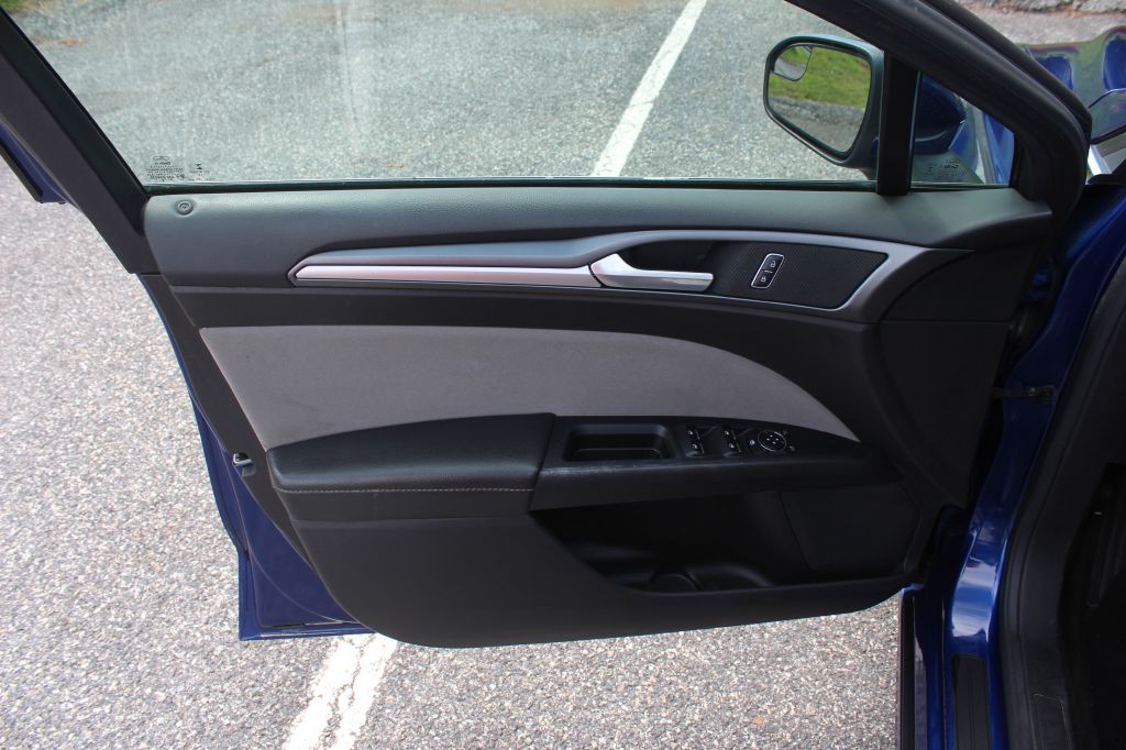 2016 Ford Fusion Image 10
