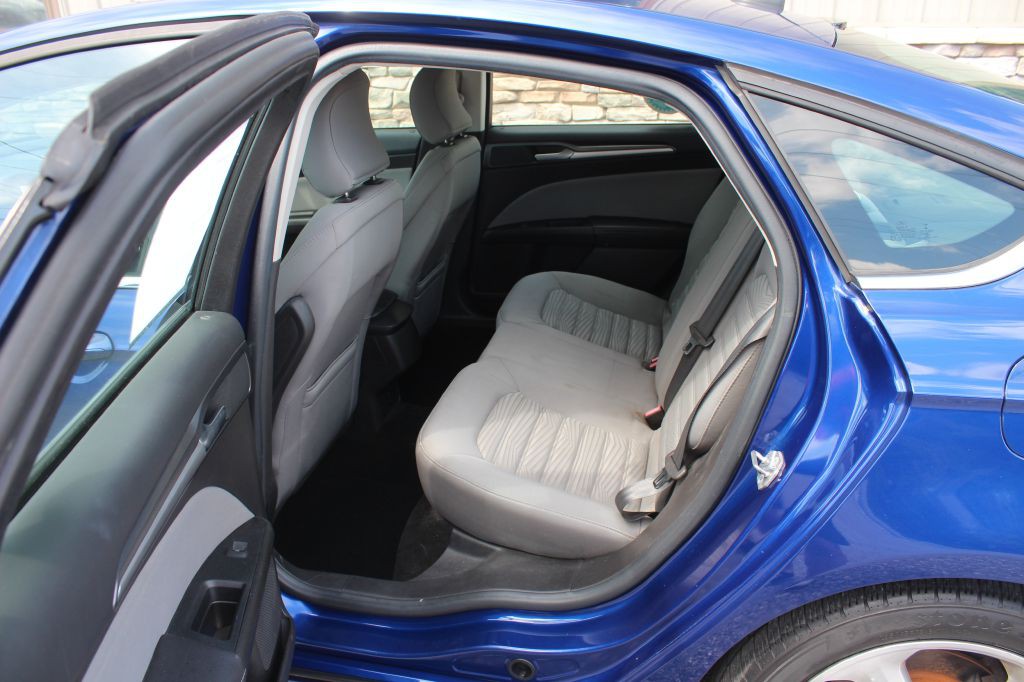 2016 Ford Fusion Image 11