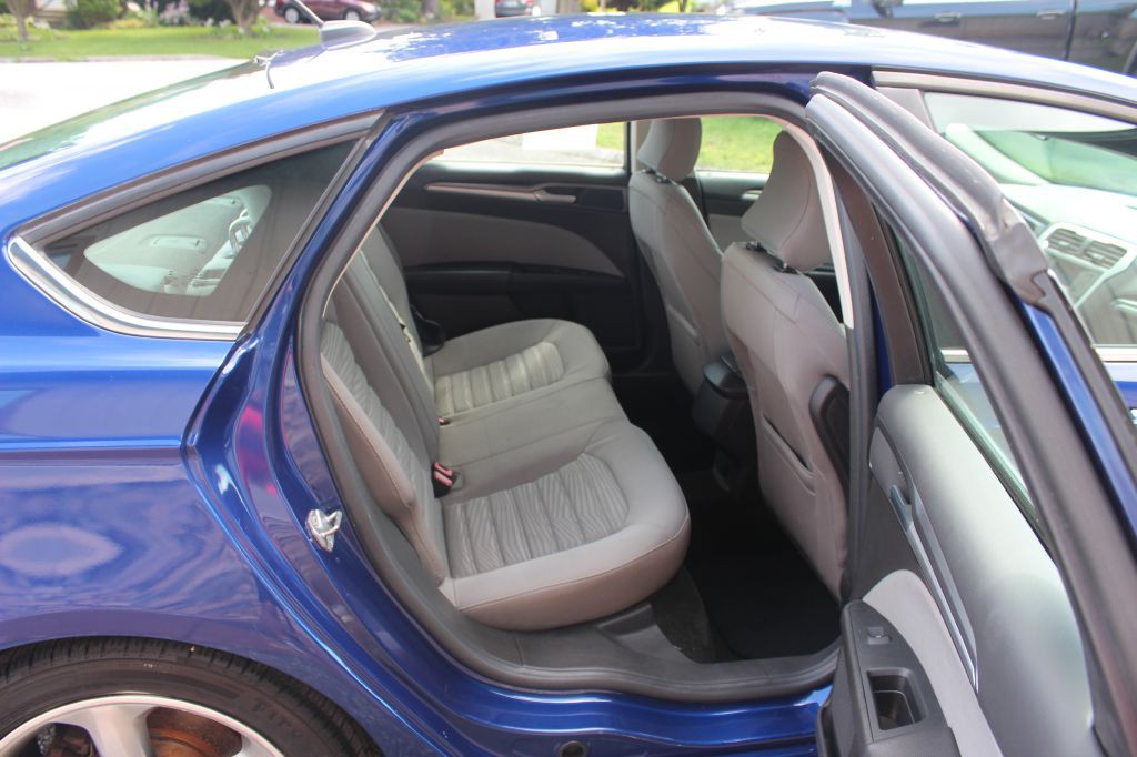 2016 Ford Fusion Image 14
