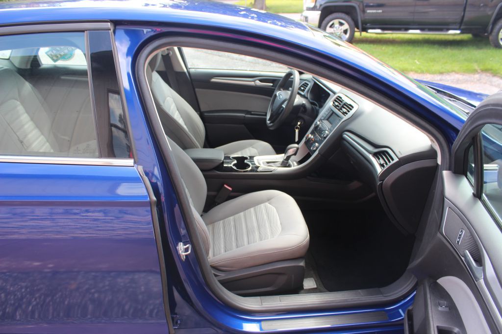 2016 Ford Fusion Image 16