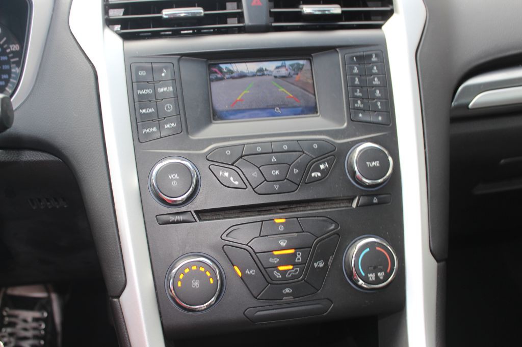 2016 Ford Fusion Image 20