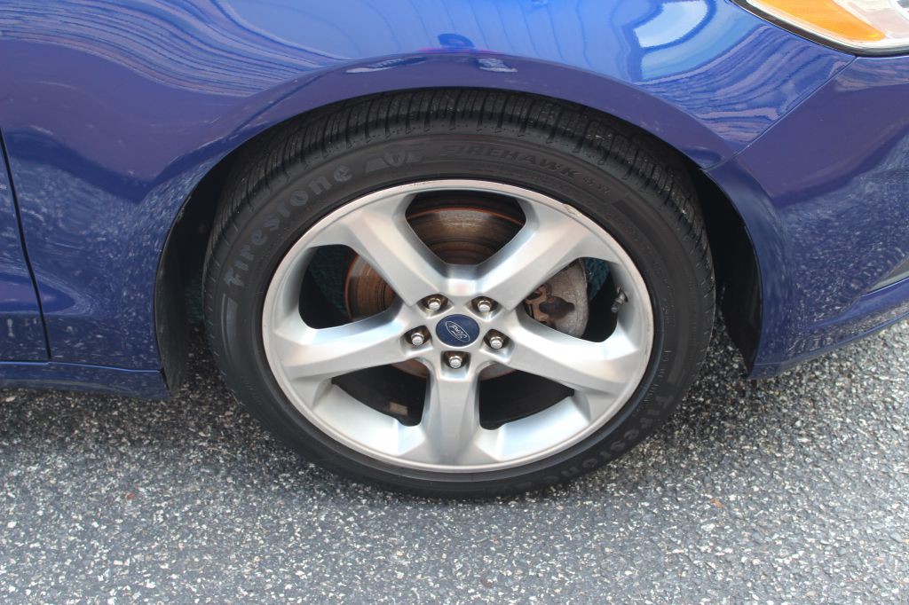 2016 Ford Fusion Image 23