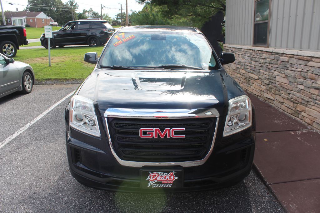 2017 GMC Terrain Image 2