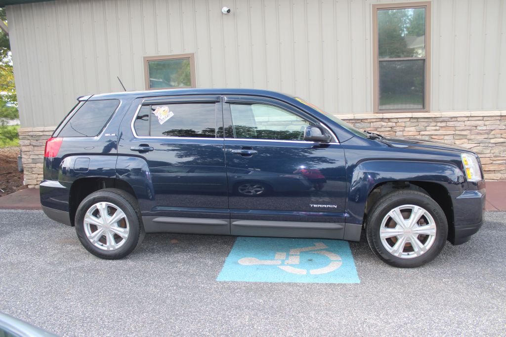 2017 GMC Terrain Image 4