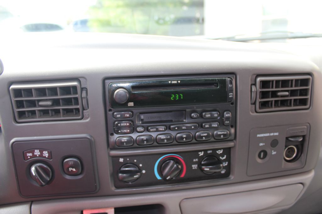 2004 Ford F-250 Image 18