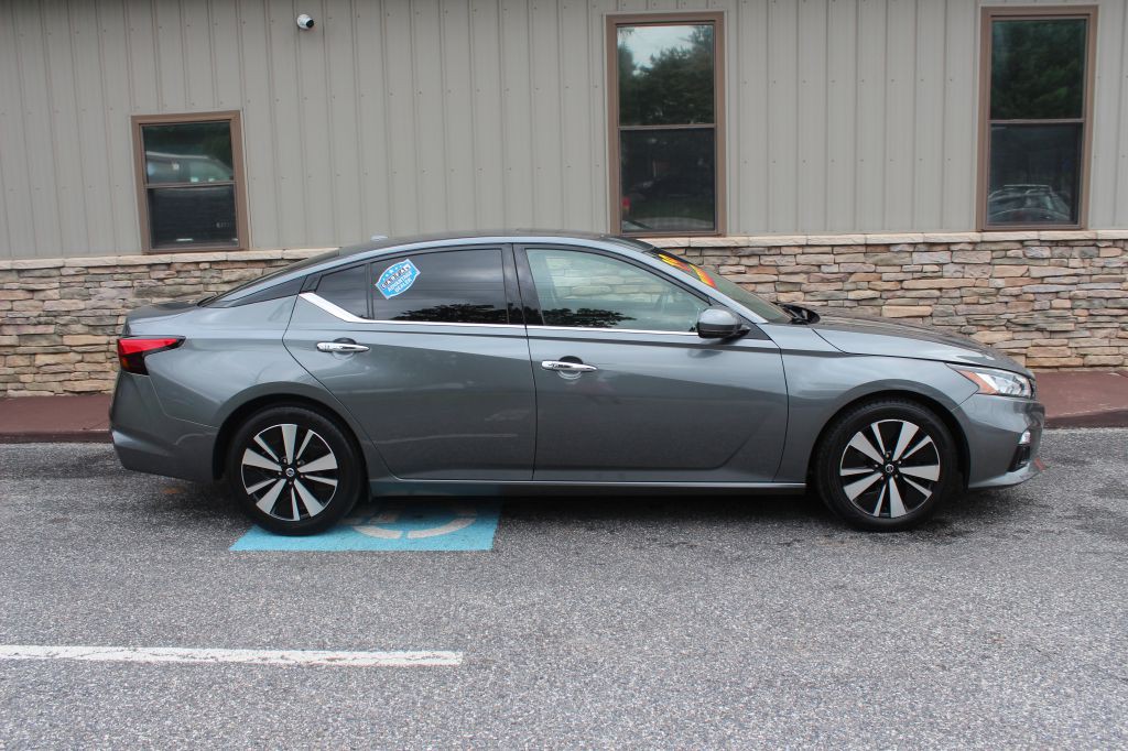 2019 Nissan Altima Image 4