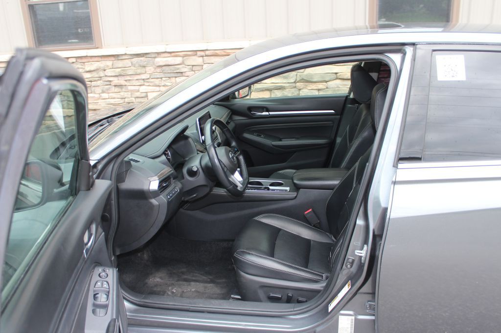 2019 Nissan Altima Image 9
