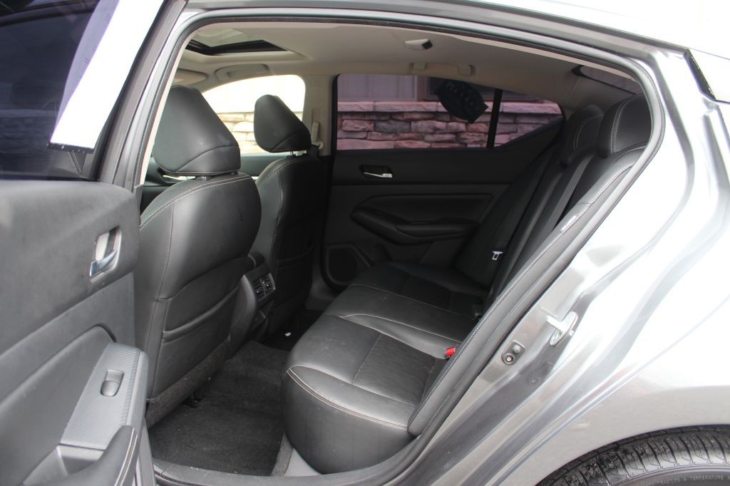 2019 Nissan Altima Image 11