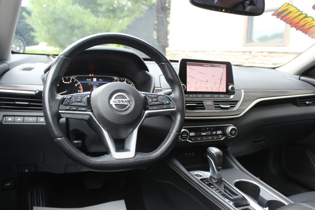 2019 Nissan Altima Image 19